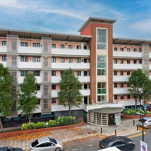  Apartment Bright, Interior, Close To The City, 2 Bedroom