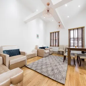 Aldgate Flats Apartmán